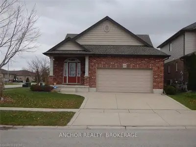 668 Hummingbird Crescent, Woodstock, On N4t 0b4