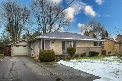 230 MICHAELMAS Street, London East, ON N5Y 1N1