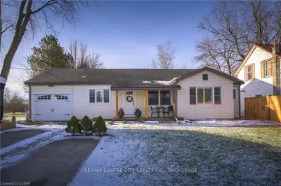 24479 Adelaide Road, Strathroy-caradoc, On N7g 3h4