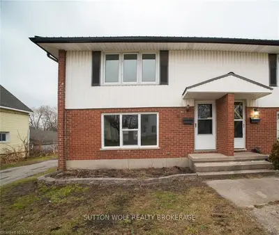 93 English Street, Strathroy-Caradoc, ON N7G 1L5
