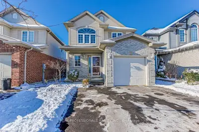 2492 MEADOWGATE Boulevard, London South, ON N6M 1L7