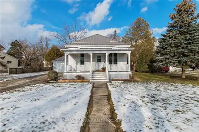 4148 JAMES Street, Petrolia, ON N0N 1R0