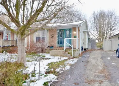 1327 JALNA Boulevard, London South, ON N6E 2G3