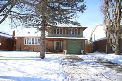 42 HAMMOND Crescent, London North, ON N5X 1A4