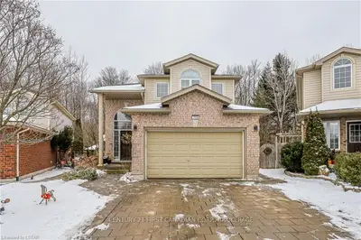 715 PINECOURT Place, London North, ON N5X 4L5