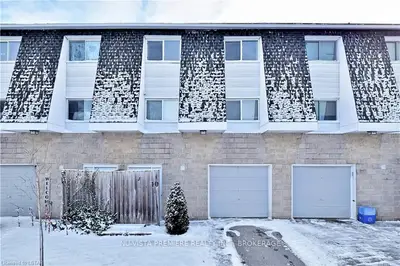40 FAIRFAX Court 10, London North, ON N6G 3Y3