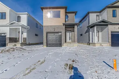 1612 Capri Crescent, London North, ON N6G 3P2