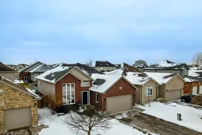 1801 SEYMOUR Crescent, London North, ON N6G 5N4
