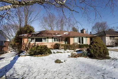 1359 COLLINGWOOD Avenue, London South, ON N6K 2H2