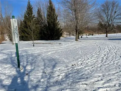 55 Meadowridge Road, London North, ON N6H 5E6
