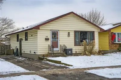 38 UPCOTT Crescent, London South, ON N6E 1S7