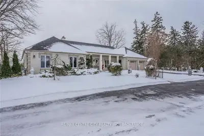 137 Commissioners Road E, London South, On N6c 2s9