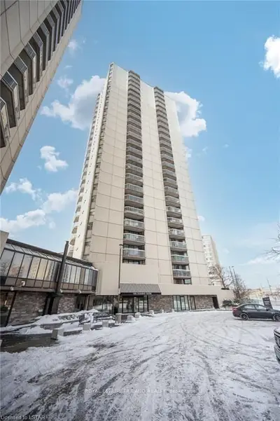 363 Colborne Street 2705, London East, On N6b 3n3