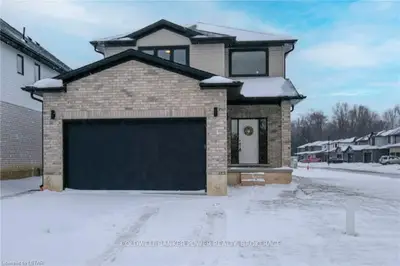 21 MCNEIL Street, Strathroy-Caradoc, ON N0L 1W0
