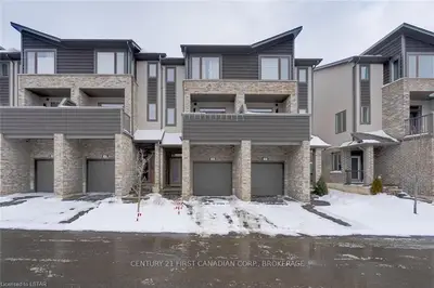 1960 DALMAGARRY Road 198, London North, ON N6G 0T8