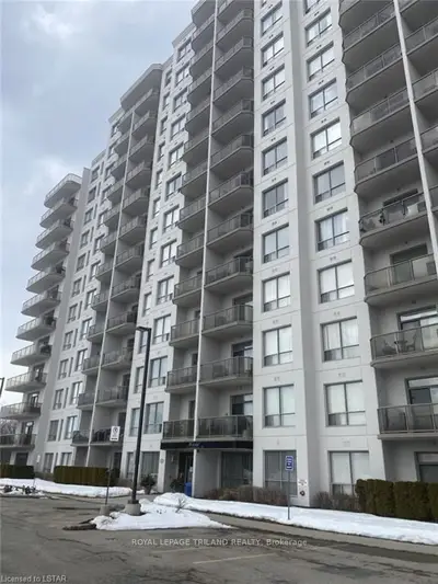 353 COMMISSIONERS Road W 1001, London South, ON N6J 0A3