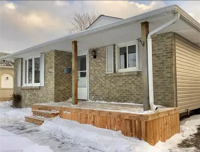 29 ALAYNE Crescent, London South, ON N6E 2A2