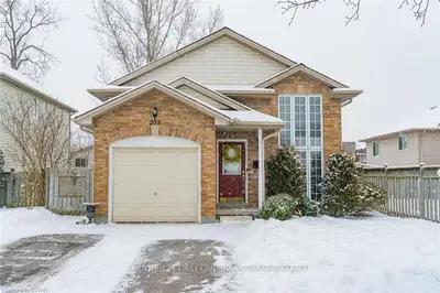215 Tartan Drive, London East, ON N5V 4W7