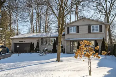 871 WESTBURY Place, London South, ON N6J 2E4