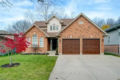 15 YARMOUTH Drive, London East, ON N5V 4T9