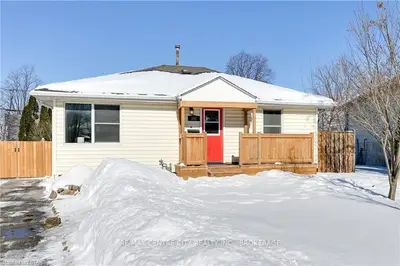 392 FLANDERS Row, London East, ON N5Y 1C4