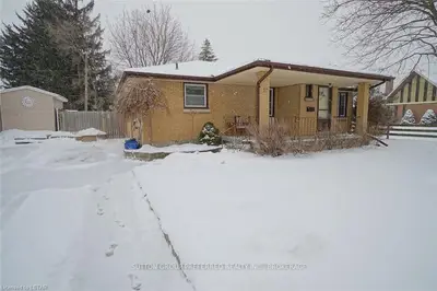 35 Tweedsmuir Avenue, London East, On N5w 1k6