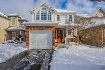 160 ROSSMORE Court, London South, ON N6C 6B9