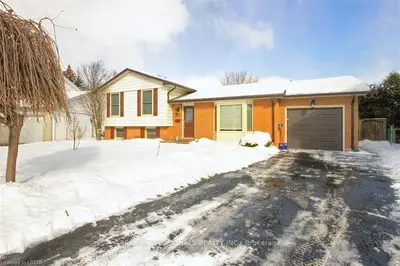 57 McTaggart Crescent, London North, ON N5X 2E2