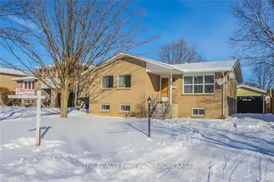 89 ANTRIM Crescent, London South, ON N6E 1G9