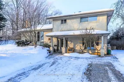 32 CRAMSTON Crescent, London North, ON N6H 3A4