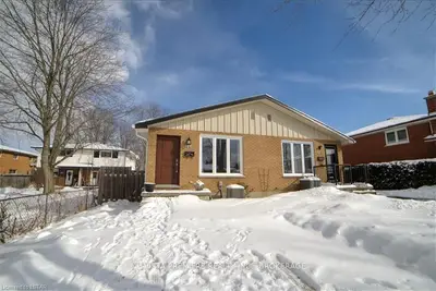 74 ALMOND Road, London South, ON N5Z 4C4