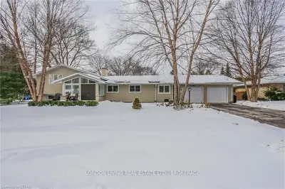 1495 STONEYBROOK Crescent, London North, ON N5X 1C6
