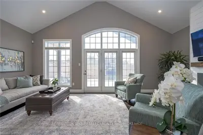 2081 WALLINGFORD Avenue 21, London North, ON N6G 0K1