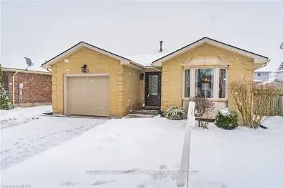 1011 ALDERSBROOK Road, London North, ON N6G 4L8