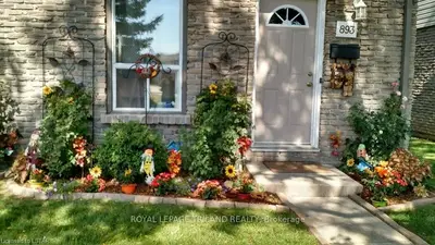 893 SOUTHDALE Road E, London South, ON N6E 1V7
