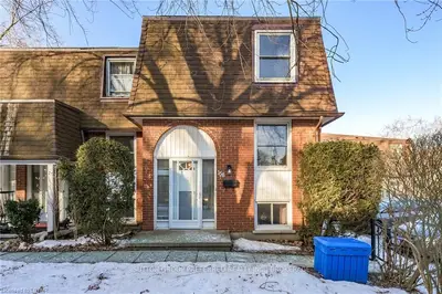 158 GARDENWOOD Drive, London South, ON N6J 3Z9