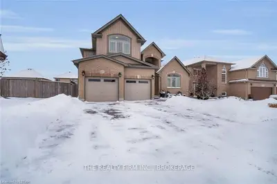 2273 LILAC Avenue, London South, ON N6K 5E1