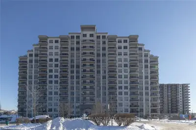 1030 CORONATION Drive 1205, London North, ON N6G 0G5