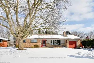 37 BISCAY Road, London North, ON N6H 3K8