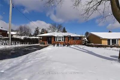 406 VERMONT Avenue, London South, ON N5Z 3E5
