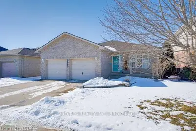 542 AGNES Drive, Strathroy-Caradoc, ON N7G 4C9