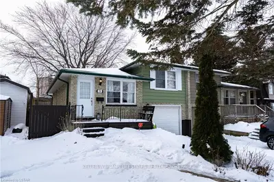 974 EAGLE Court, London South, ON N5Z 4K6