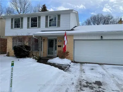 1390 HASTINGS Drive, London North, ON N5X 1B1