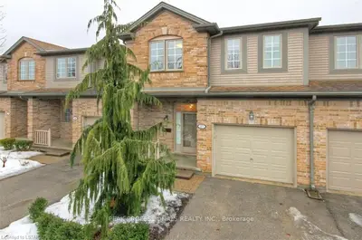 185 NORTH CENTRE Road 27, London North, ON N5X 4C9