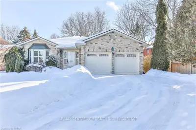 27 BYBROOK Court, London North, ON N5X 3A8