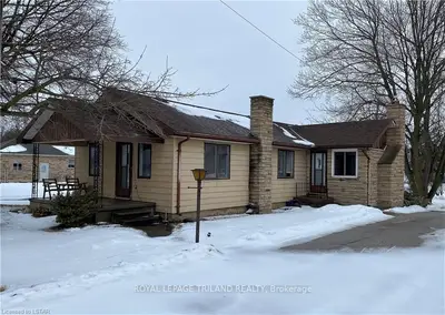 194 KING Street, Lambton Shores, ON N0M 2N0