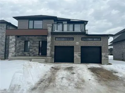 4061 CAMPBELL Street, London South, ON N6P 0H5