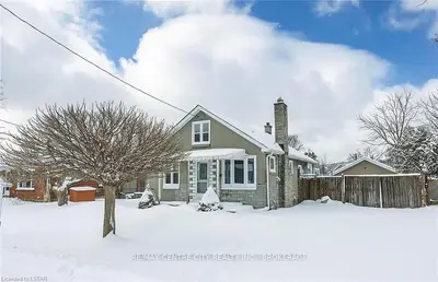 353B MANITOBA Street, London East, ON N5W 4W3