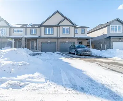 3303 STRAWBERRY Walk, London South, ON N6M 0E9