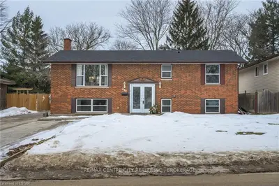 298 HELEN Street, Strathroy-Caradoc, ON N7G 3M3